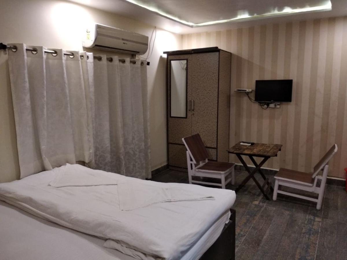 Ajay Guest House Varanasi Bagian luar foto