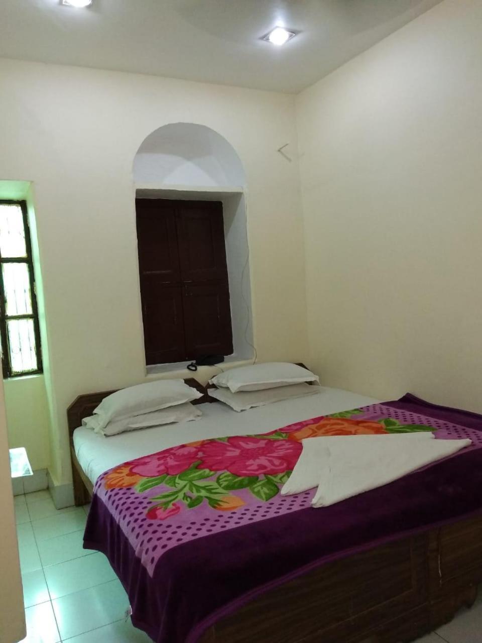 Ajay Guest House Varanasi Bagian luar foto