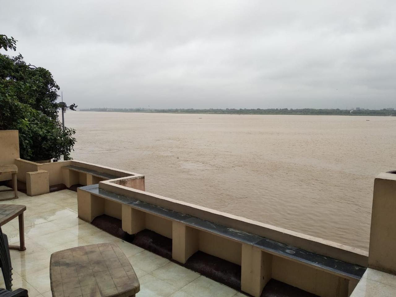 Ajay Guest House Varanasi Bagian luar foto