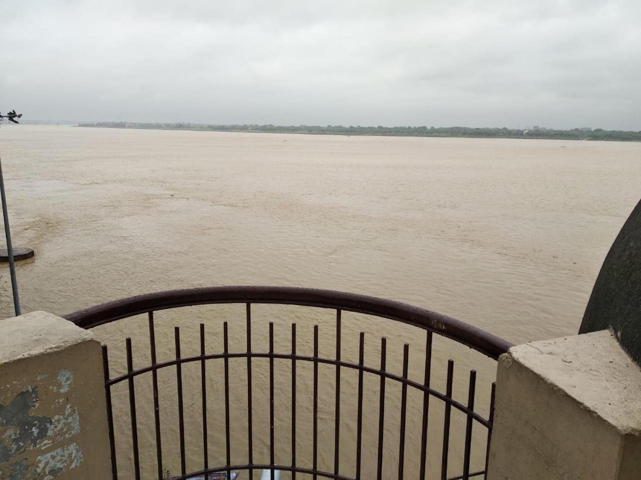 Ajay Guest House Varanasi Bagian luar foto