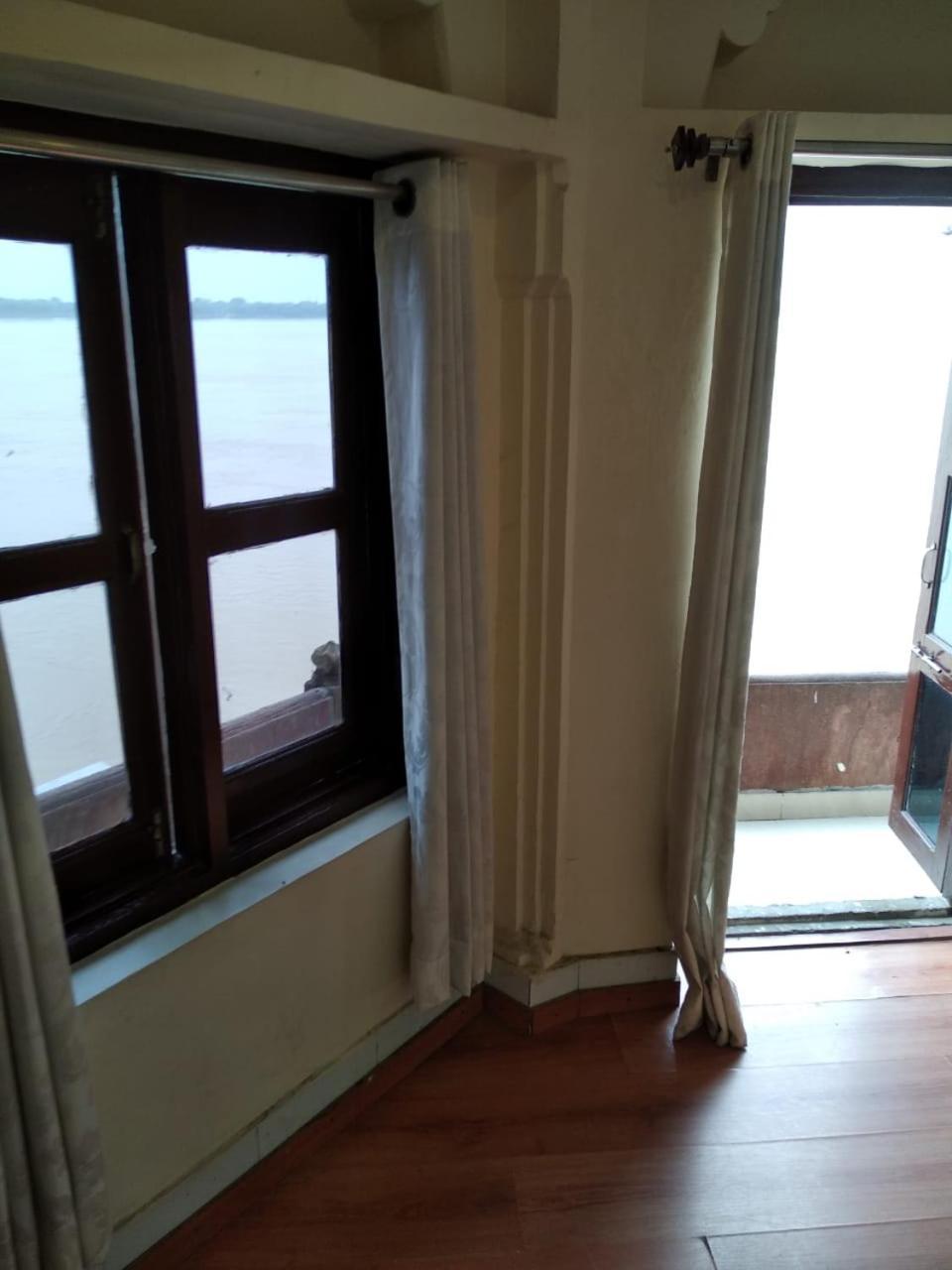 Ajay Guest House Varanasi Bagian luar foto