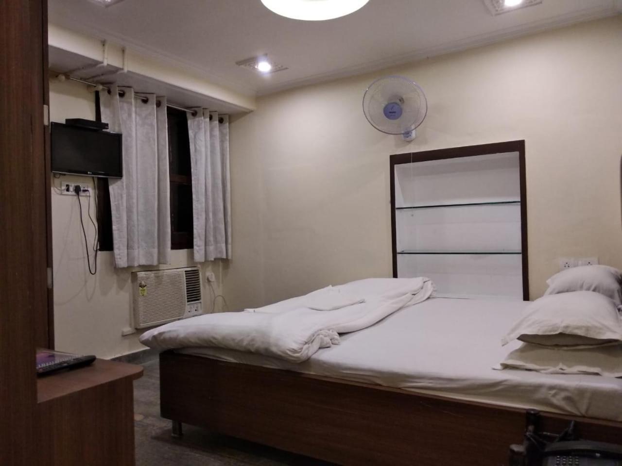 Ajay Guest House Varanasi Bagian luar foto