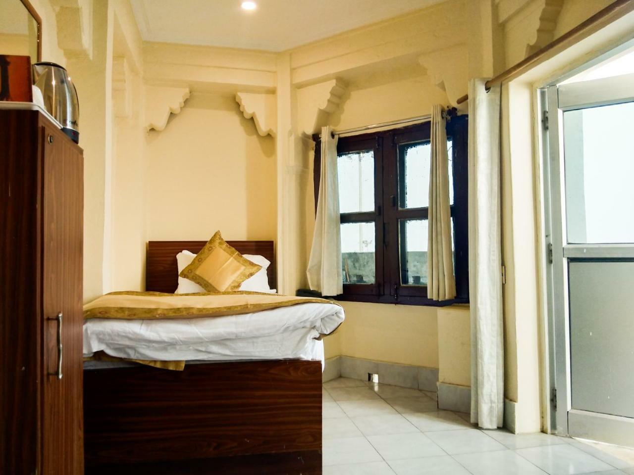 Ajay Guest House Varanasi Bagian luar foto