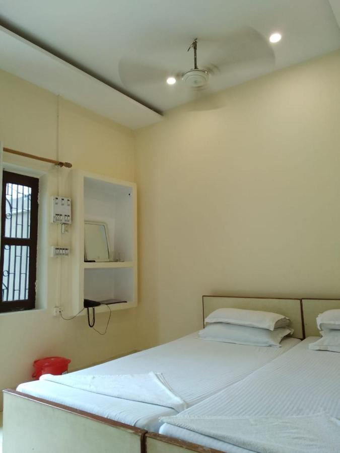 Ajay Guest House Varanasi Bagian luar foto